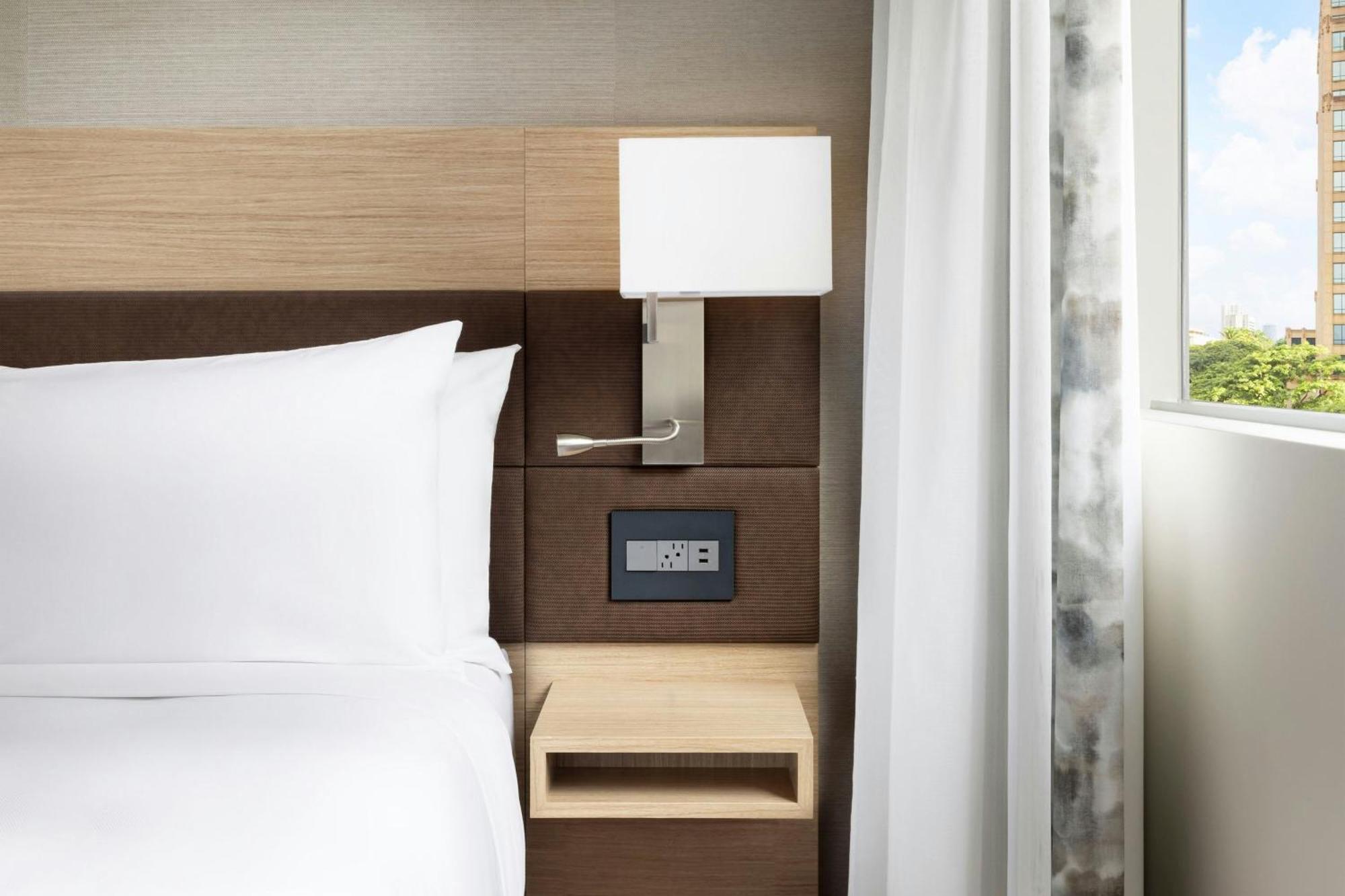 Ac Hotel By Marriott Honolulu Buitenkant foto